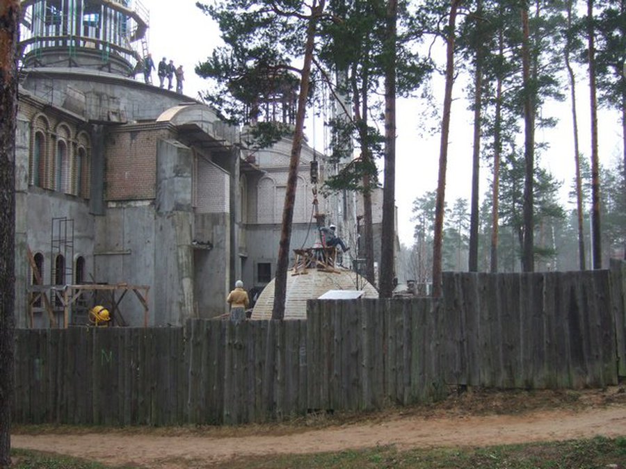 ЧЕЛОВЕК предполагает, а БОГ располагает...
 - В Висагинасе