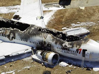 Эксперты назвали причины катастрофы Boeing 777 южнокорейской компании в Сан-Франциско - В Мире