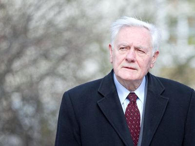 Адамкус: не стоит мерить смысл жизни заработком или прибылью - Литва и страны Балтии