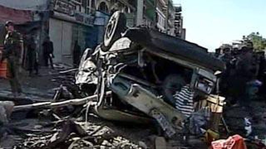 В Афганистане смертник на начиненном взрывчаткой автомобиле врезался в колонну военных НАТО - В Мире