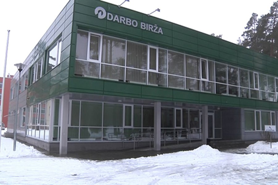 Эугениюс Тамонис: За 2011 год трудоустроено 2516 человек, зарегистрированных на Бирже труда                                                            - В Висагинасе