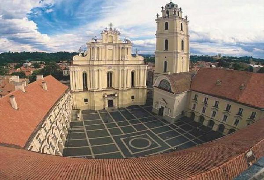 Эксперт: Литва проигрывает свою молодежь - Литва и страны Балтии