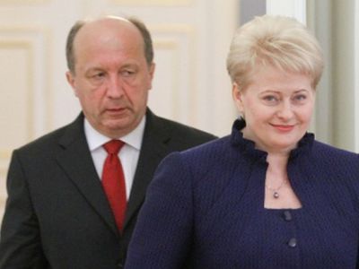 Опрос: больше половины респондентов положительно оценивают лишь трех политиков - Литва и страны Балтии