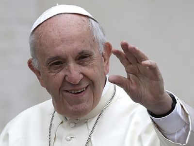 Папа римский: гонка вооружений отодвигает на второй план реальные нужды людей - В Мире
