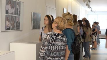 Открылась выставка юных висагинских фотохудожников "Семейные истории" (видео)