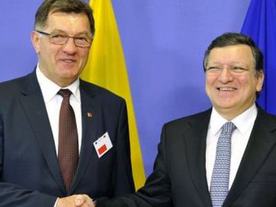 Глава Еврокомиссии обещает помочь Литве в стремлении перейти на евро в 2015 году

 - Литва и страны Балтии