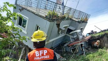 Per žemės drebėjimą Filipinuose žuvo mažiausiai 4 žmonės, 60 sužeista