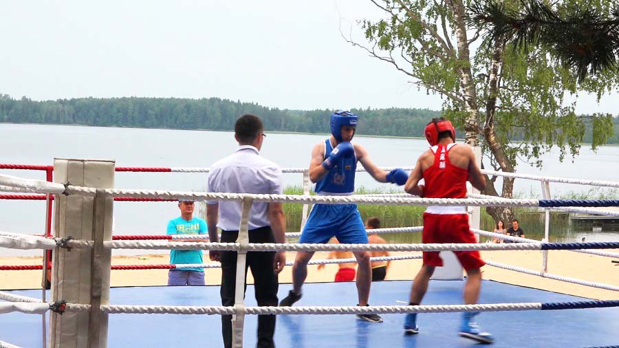 Мечты сбываются. Турнир по боксу прошел под открытым небом (видео) - В Висагинасе