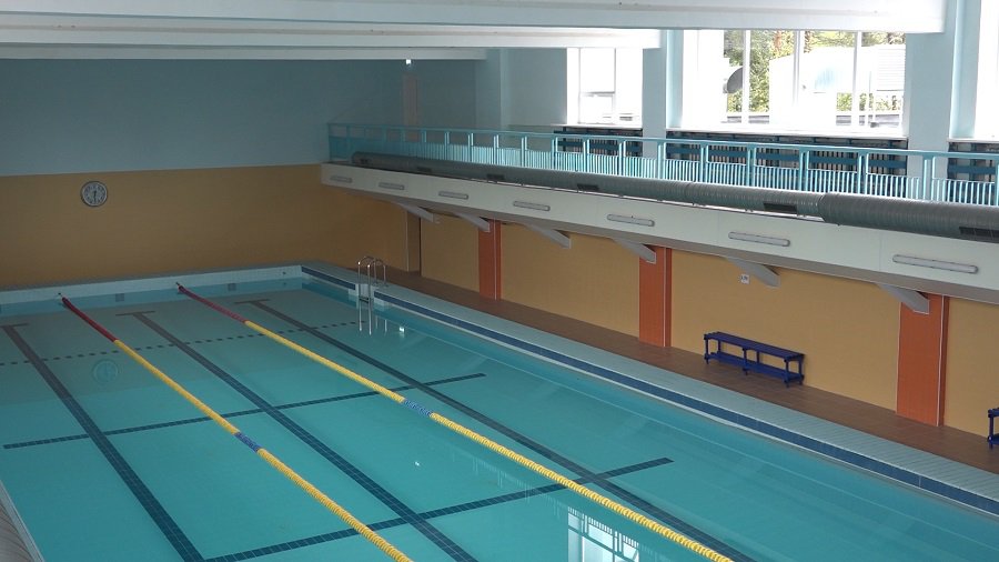 Планируется создать плавательный центр и повысить цены за бассейн (видео) - В Висагинасе