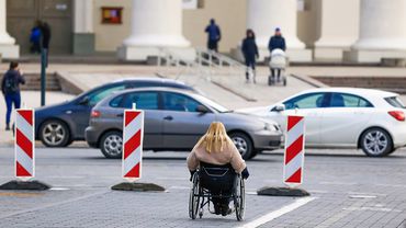 За парковку автомобиля на местах, предназначенных для инвалидов, может грозить штраф до 180 евро