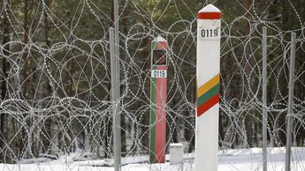 На границе Литвы задержаны девять нелегальных мигрантов, прятавшихся в белорусской фуре
