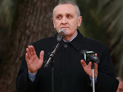 Президент Абхазии согласился уйти в отставку - В Мире