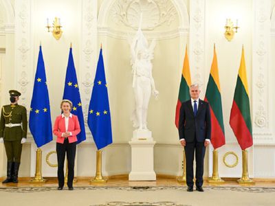 Г. Науседа обсудил с председателем ЕК санкции в отношении России: ответ должен быть особенно жестким - В Мире