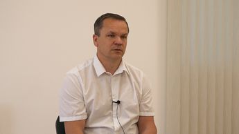 Вопросы мэру: о конкурсе на аренду «Crème Café» и о кафе-баре в здании самоуправления (видео)