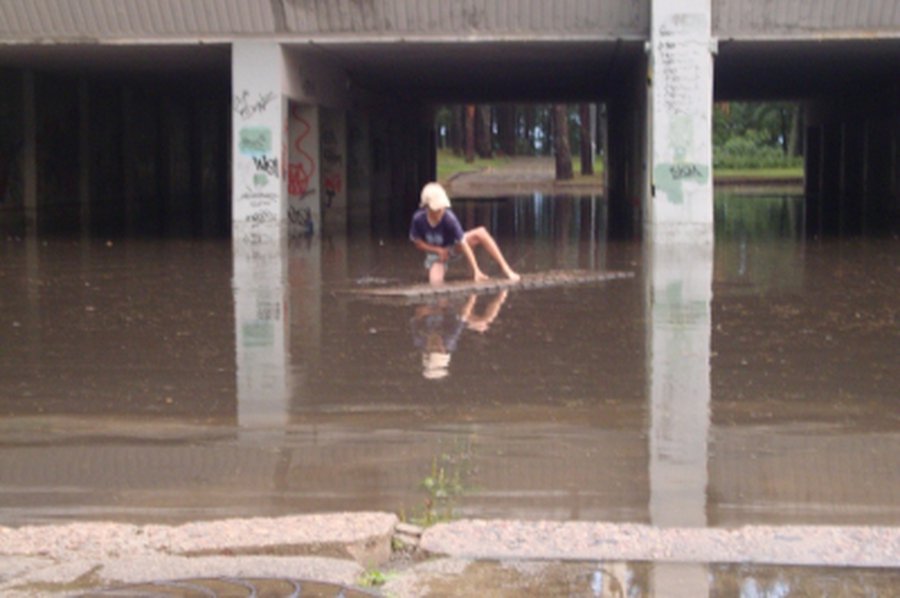 «На маленьком плоту...»                       - В Висагинасе