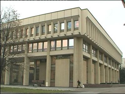 Депутаты, по закону, могут сократить зарплаты 

 
 - Литва и страны Балтии