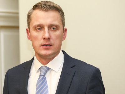 На сегодняшний день нет ясных средств , способных разделить электроны на  "опасные " и "безопасные" - Литва и страны Балтии