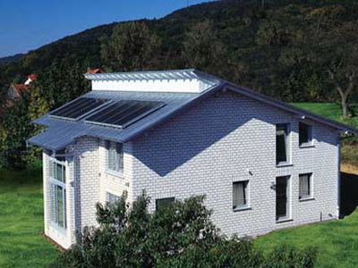 Житель Литвы доказывает рентабельность солнечных коллекторов
                                 - Энергетика