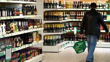 Возврат: алкоголь в Литве по-прежнему будут продавать до 22 часов
