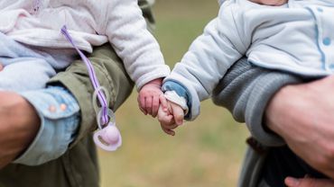 В Литве меняется порядок отпуска по уходу за ребенком: появляются обязательства