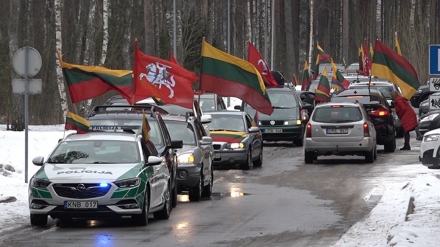 11 марта висагинцы дружно присоединились к праздничному автопараду (видео) - В Висагинасе