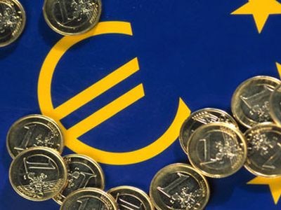 Эксперт: действия ЕС по спасению евро несвоевременны - В Мире