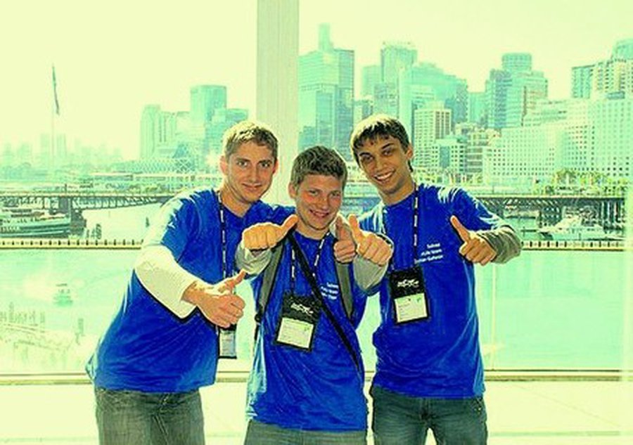 Украинские студенты получили чек от Билла Гейтса за приложение для Windows - Мир молодежи