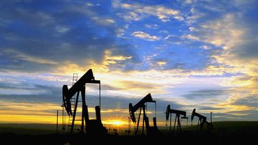Россия и ОПЕК готовятся сократить объемы добычи нефти