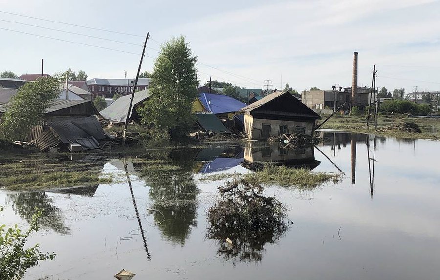 Вторая волна паводка подтопила 475 домов в Иркутской области - В Мире