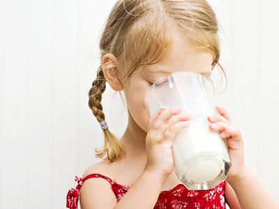 2 стакана молока в день — оптимально для дошколят. Но не более того! - Наука и здоровье