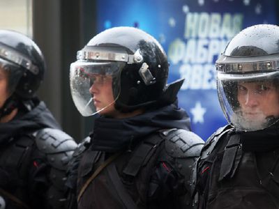 На несанкционированной акции в Москве 5 ноября полиция задержала около 300 человек - В Мире