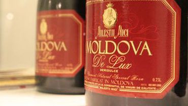 Молдаванам дали пять лет на отказ от шампанского и коньяка