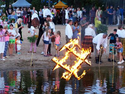 Прямая трансляция с праздника Йонинес на озере Висагинас (запись) - В Висагинасе