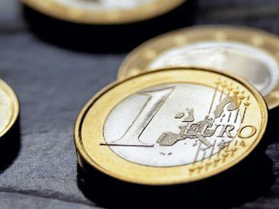 Немец отметил выход на пенсию раздачей денег прохожим - Хобби, отдых и развлечения