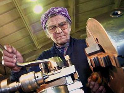 Европейская комиссия выступает за повышение пенсионного возраста
                                                                                     - В Мире
