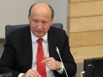 Предлагается оценить личную ответственность экс-министра финансов И.Шимоните и экс-премьера А.Кубилюса - Литва и страны Балтии