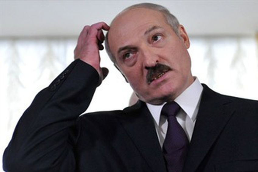 Лукашенко пообещал освободить всех политзаключенных