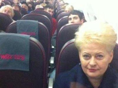 Президент Литвы отправилась на похороны Тэтчер авиарейсом эконом-класса


 - Литва и страны Балтии