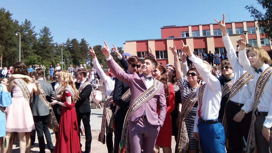 Последний школьный звонок: «Как много в этом звуке…» (Обновлено. Добавлено видео) - В Висагинасе