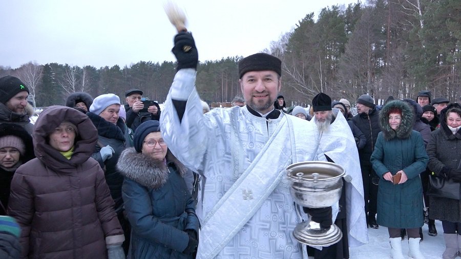 Висагинцы радостно отметили праздник Крещения Господня (видео) - В Висагинасе