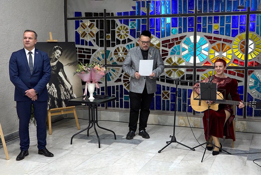 Александр Васильев солировал в общем хоре (видео) - В Висагинасе