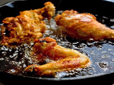 Ученые выяснили, что жирная пища смертельно опасна для мужчин - Наука и здоровье