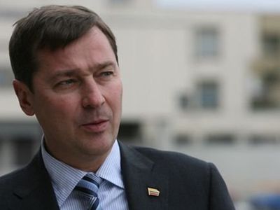 Для любителей поговорить по телефону в общественном транспорте могут настать трудные времена - Литва и страны Балтии