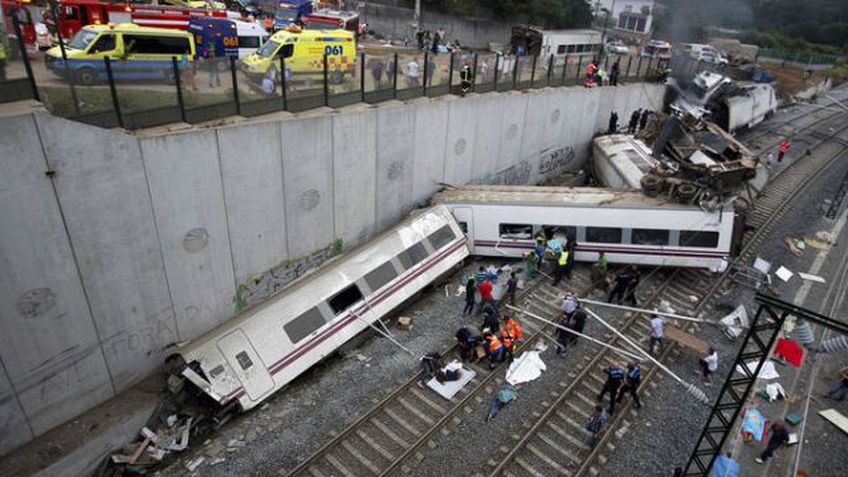 Железнодорожная катастрофа в Испании: десятки погибших
