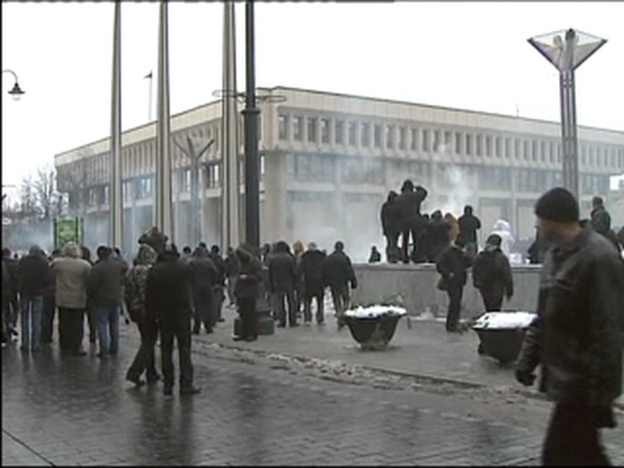 Во время беспорядков в Вильнюсе задержаны 80 человек 

 - Литва и страны Балтии