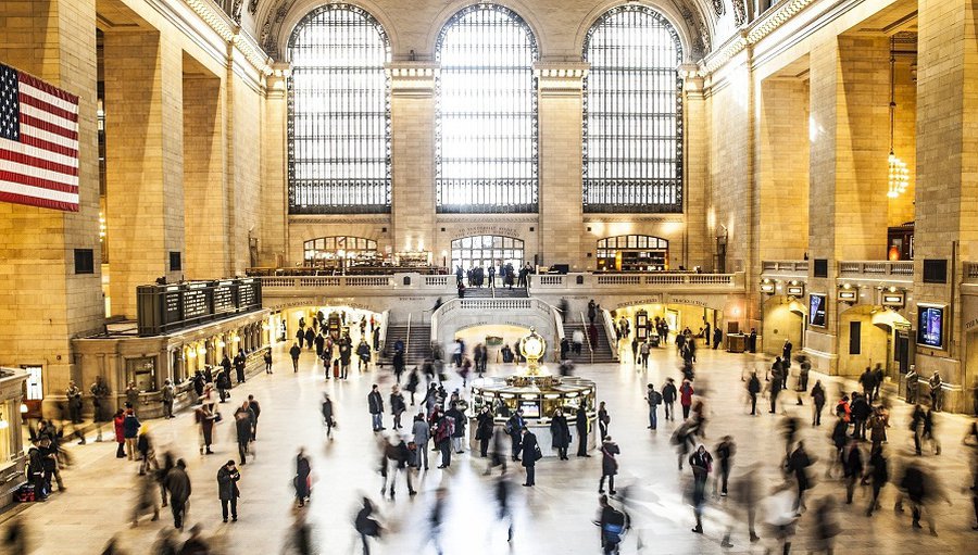 Десятки тысяч жителей Нью-Йорка привились за вознаграждение в 100 долларов - В Мире