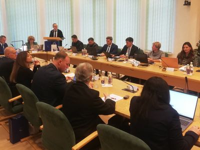 Члены совета собрались на последнее в этом году заседание (видео) - В Висагинасе