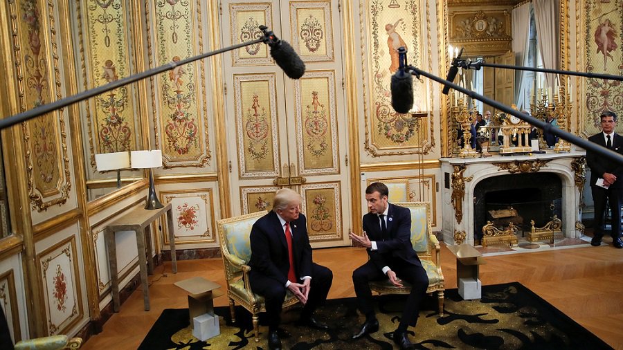 Макрон заявил Трампу, что Европа должна увеличить свою долю расходов в НАТО на оборону - В Мире