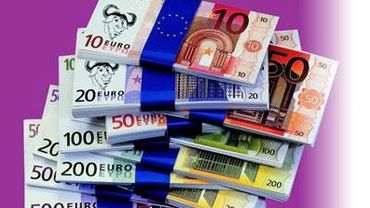 Латвия введет евро не ранее 2014 года 