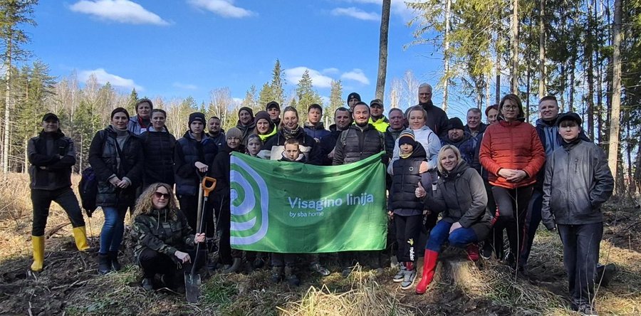 Волонтеры предприятия «Visagino linja» высадили более 10 тысяч деревьев - В Висагинасе